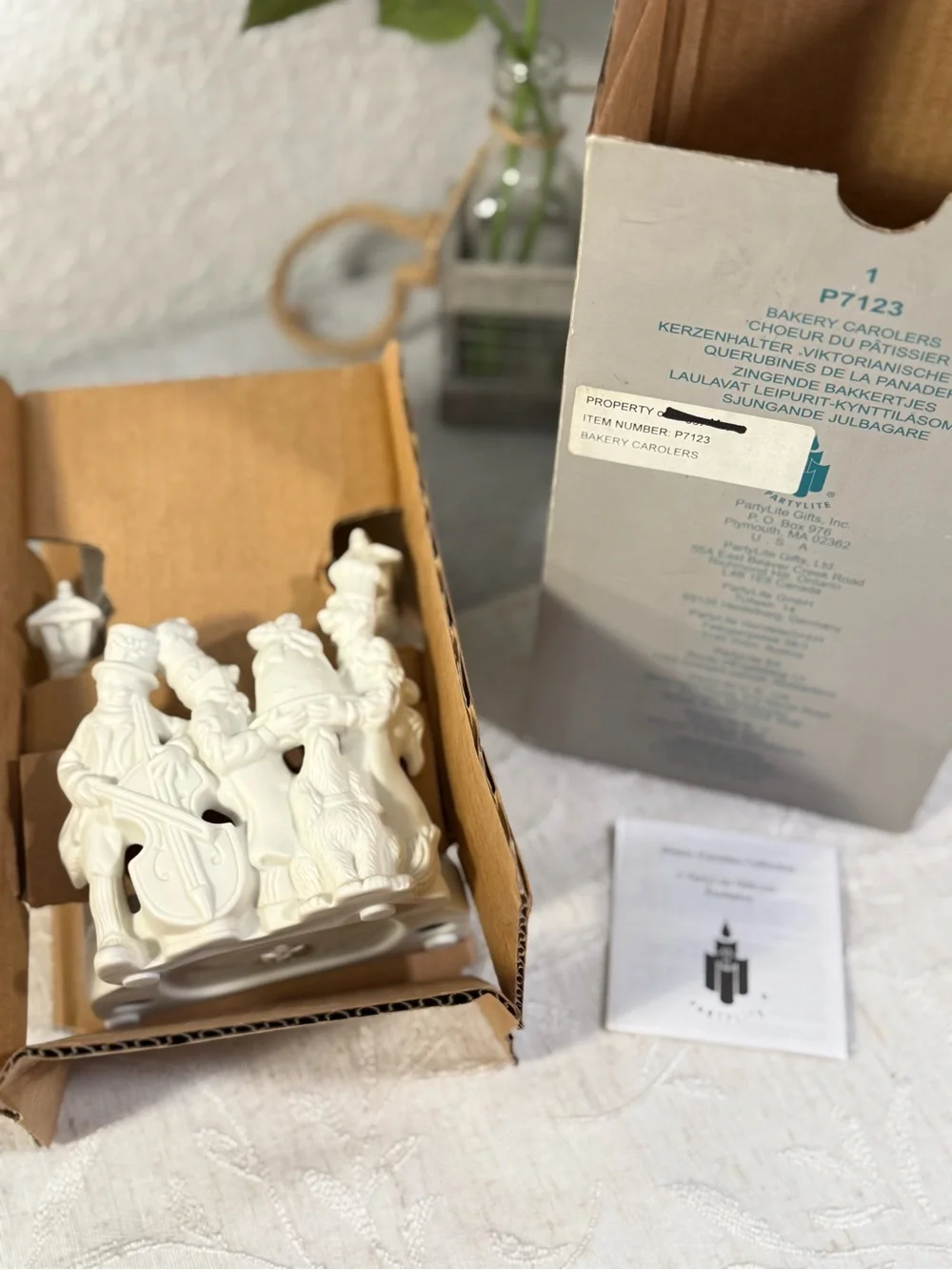 VTG PartyLite P7123 Bakery Carolers Bisque Porcelain Tealight Holder NIB